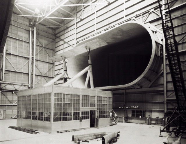 On this day in 1931, the NACA (the precursor of @NASA) dedicated the first full-scale wind tunnel for testing airplanes in the US. The testing space within the wind tunnel was the size of a small two-story house, allowing engineers to test full-size aircraft.