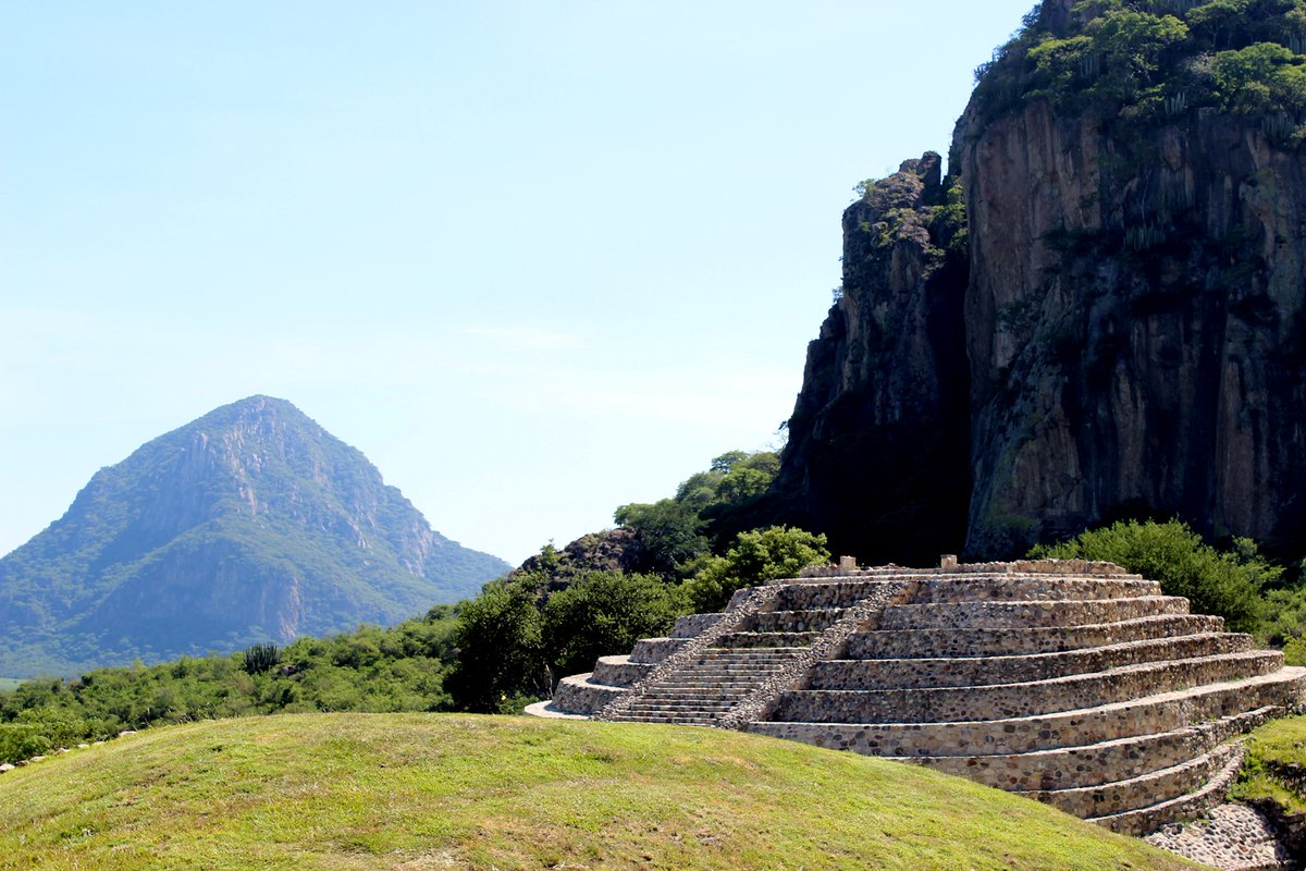 panda_profesor's tweet image. Chalcatzingo es claramente un sitio #olmeca en el valle de #Morelos. Hay una gran laguna en referencia a la motivación que llevó a esta cultura a viajar desde #Veracruz y #Tabasco hasta el Altiplano y el centro de #Mexico. ¿Comercio? ¿Mejores tierras? ¿Conquista?
#arqueologia