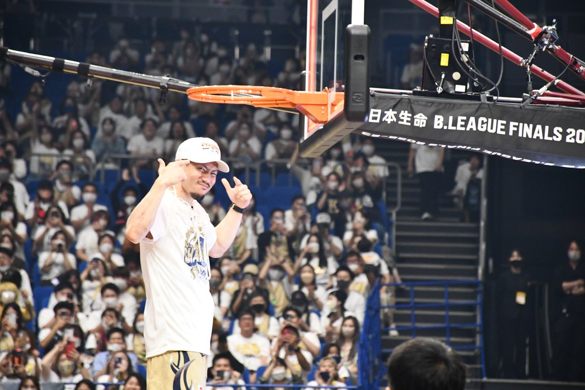 ちょうど1年前に優勝が決まってる😭
そんな日に2連覇をかけて挑むGAME3🔥
優勝して5/28をキングス祝日にしましょう（？　泣いても笑ってもラスト！！笑って終わろうね！！GO!KINGS!!
セレモニー・シャンパンファイトやろー🏆
#琉球ゴールデンキングス