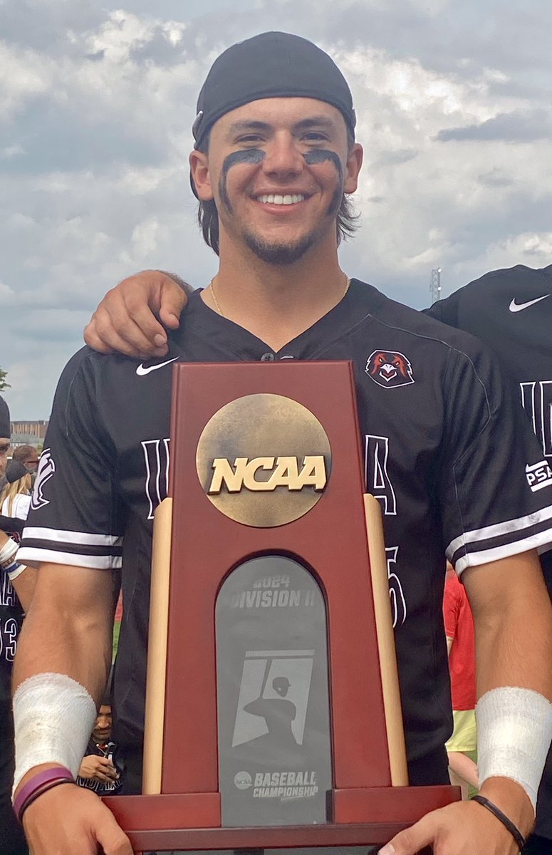 bp_hawks's tweet image. Congratulations to ‘22 grad + 2 time State Champion David Kessler and Pitching Coach of the ‘21 State Championship Team Kyle Nicholson on helping lead @IUPBaseball to their first D2 College World Series in program history‼️Amazing accomplishment! Keep it rolling!!

📈🏔️🏆🏆