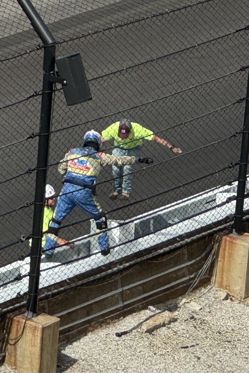 MarkCLynch's tweet photo. @indy44 Soft wall repair in south short shoot was mega fun to watch! https://t.co/X7Ra8S4SFZ