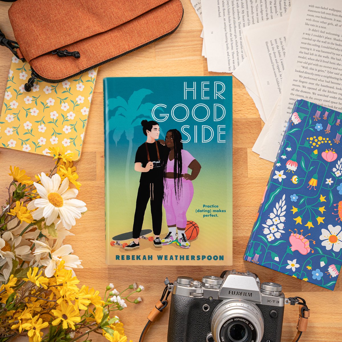 A fake dating pact with your bestie’s ex? What could go wrong? 
My young adult rom com, HER GOOD SIDE is out now!
🥪💖🛹

🌞penguinteen.com/9780593465301/…
🌴 Signed from The Ripped Bodice : therippedbodicela.com/product/rebeka…