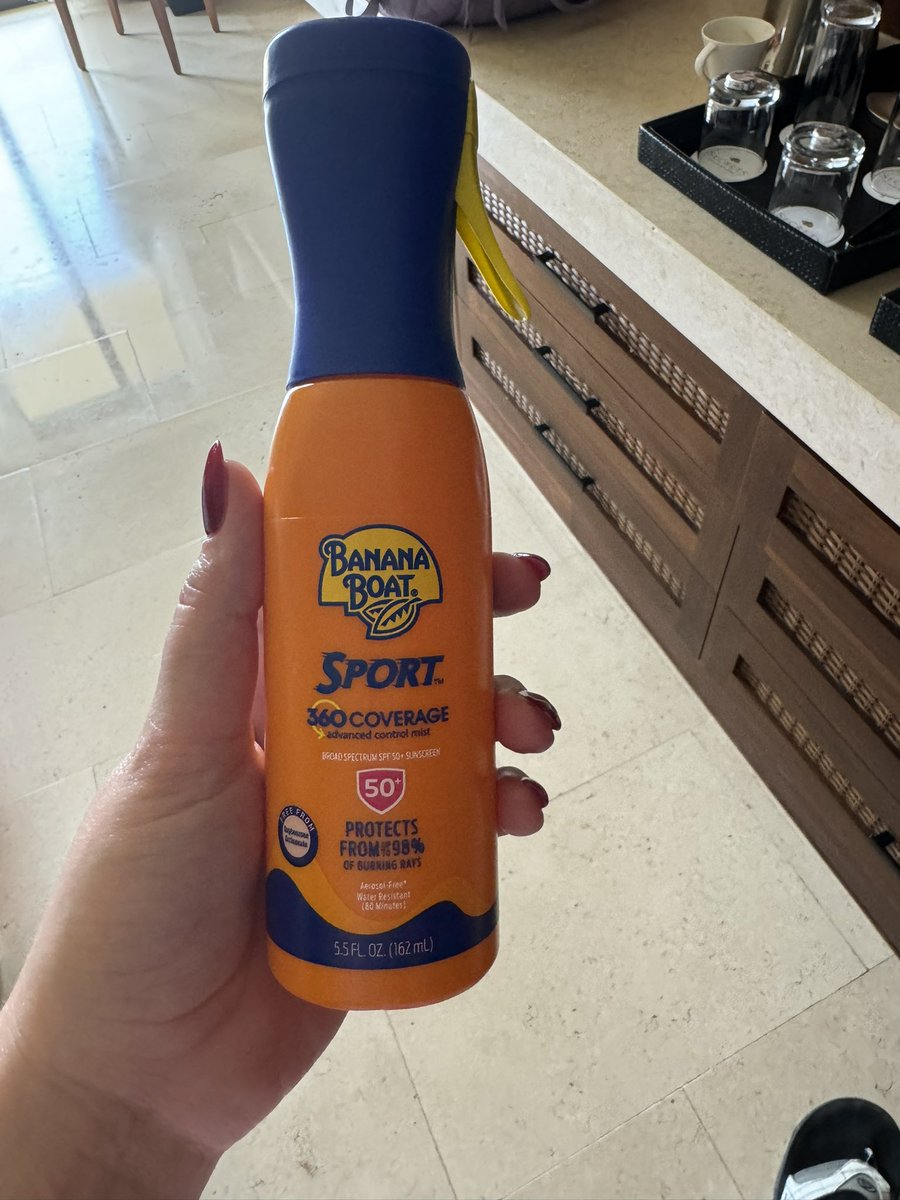 emmaLEANNA's tweet photo. @bananaboat bought this to bring on our honeymoon and it quit working after about 10 seconds…. https://t.co/pFEp6w3eXQ