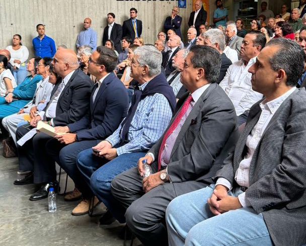 ADOrganizacion_'s tweet photo. Desde Acción Democrática en resistencia, conmemoramos el centenario del natalicio de Jaime Lusinchi, expresidente de Venezuela y compañero de este, nuestro partido. Celebramos su vida, sus logros y su compromiso con el país. #27MayoCentenarioLusinchi https://t.co/0EoUptQY9F
