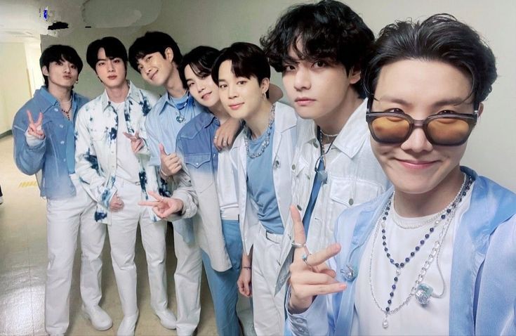 Parkjmstar95's tweet photo. DEJEN SUS VOTOS POR BTS 🗳 ⬇️

🖇:https://t.co/1VhyOgrxka

RT = 1 voto
💬 = 1 voto

I vote #BTS to the #BestKpopGroup2024 https://t.co/4xfZlgDIJU