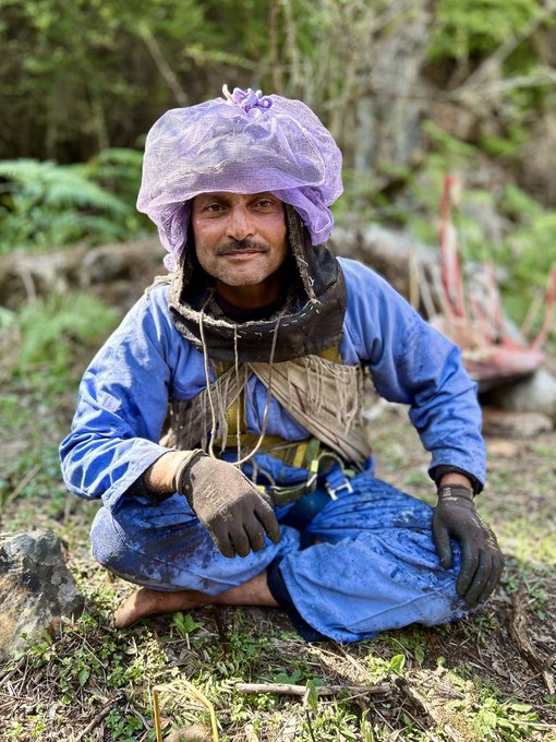 Un retrato que le hice a Kharka, el l&iacute;der del grupo de recolectores de miel alucin&oacute;gena con los que estuvimos<a href="/tag/etiopia"class="tags"><span>#etiopia</span></a><a href="/tag/konso"class="tags"><span>#konso</span></a><a href="/tag/valledelomo"class="tags"><span>#valledelomo</span></a>