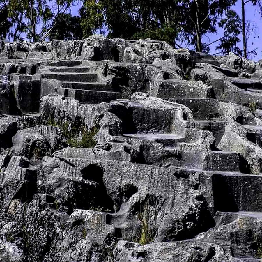 Tallas de roca antigua o extraídas o vertidas. Complejo arqueológico de Q'enco. Alfredo A Diaz.