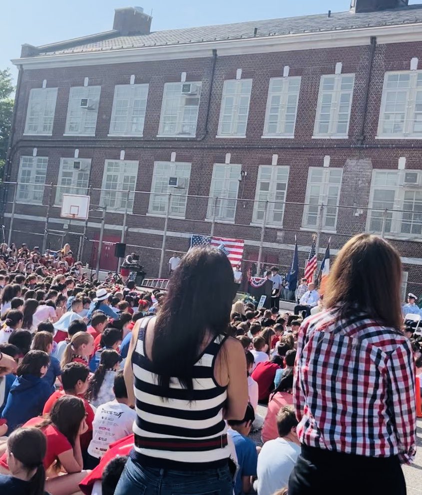Cesar Vargas, Esq. (@dreamer_esq) on Twitter photo Yesenia Mata ( <a href="/HolaLaYesenia/">Yesenia Mata</a> ) and I teamed up with the <a href="/USCG/">U.S. Coast Guard</a> on Staten Island to support our nephew and his class mates’ elementary school for their Memorial Day event. Remembering those who have served in uniform. 🫡 Yesenia Mata ( <a href="/HolaLaYesenia/">Yesenia Mata</a> ) and I teamed up with the <a href="/USCG/">U.S. Coast Guard</a> on Staten Island to support our nephew and his class mates’ elementary school for their Memorial Day event. Remembering those who have served in uniform. 🫡