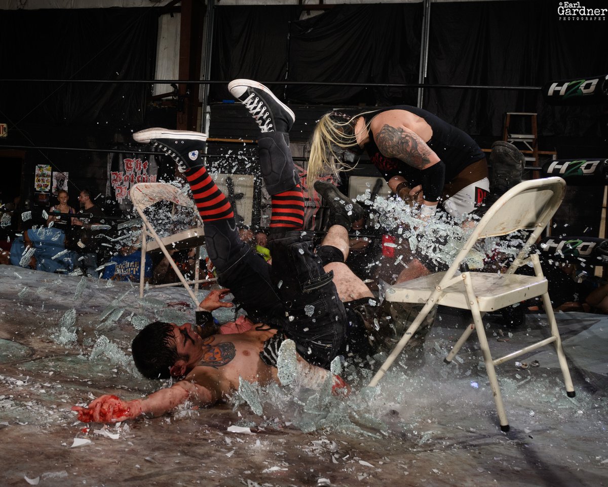 My photos from @BloodStormPro Enjoy The Silence #BSPviolence Flickr: flickr.com/photos/earl_ga… Fb: facebook.com/media/set/?van… @LeroyRobinson97 @MOTHERENDLESS @TheJimmyDeacon @RefNickPapaG @AustinLukeW @FancyRyanClancy