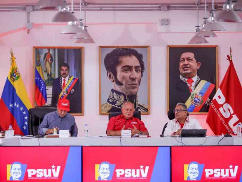 El Partido Socialista Unido de Venezuela (PSUV) ratificó hoy la certeza del triunfo electoral en los comicios presidenciales del 28 de julio, en los que el presidente @NicolasMaduro se enfrentará a nueve candidatos de la oposición. @cadenagramonte @CubaMINREX @Nu