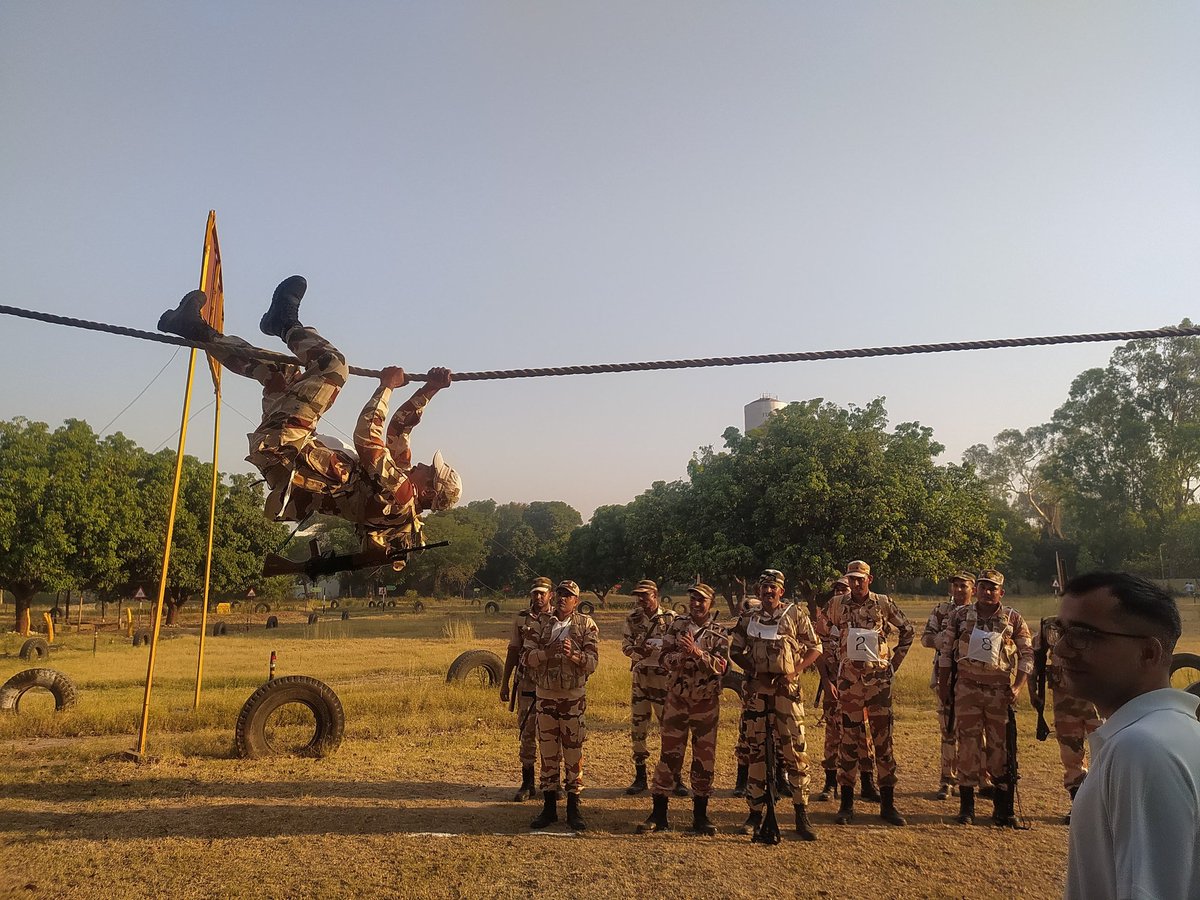 Best Jawan Competition!

By conducting the Best Jawan Competition, #ITBP formations  not only promote physical fitness but also do reinforce the importance of mental resilience and teamwork. In a series of events, #BPET was organised today at Western Command. 
#HIMVEERS