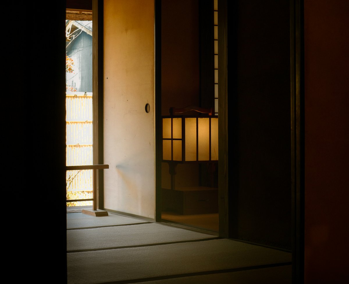 citycostjapan's tweet photo. Climb the steps through the bamboo tunnel of Hiyodori-Zaka in the city of Sakura, #Chiba, and come out onto Bukeyashiki-dori, a street of former #samurai houses.
📸https://t.co/1WvUB59Lzg https://t.co/qdbM9RbuBq