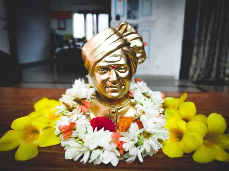modi_guarantee's tweet photo. వందేళ్ల క్రితం సాధారణ జననం..
వెయ్యేళ్ళు గడిచినా మరువరు జనం..
#NTRLivesOn #NTRJayanthi https://t.co/DWwMsP8qS5
