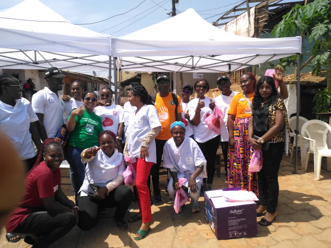 En prélude à la #MenstrualHygieneDay , participation  à une activité organisée par NEW HOPE FOUNDATION et MENSTRUAL HEALTH HUB.
Nous avons sensibilisé sur la toilette intime et la gestion de l'hygiène menstruelle et distribué des kits d'hygiène à près de 127 jeunes femmes/filles