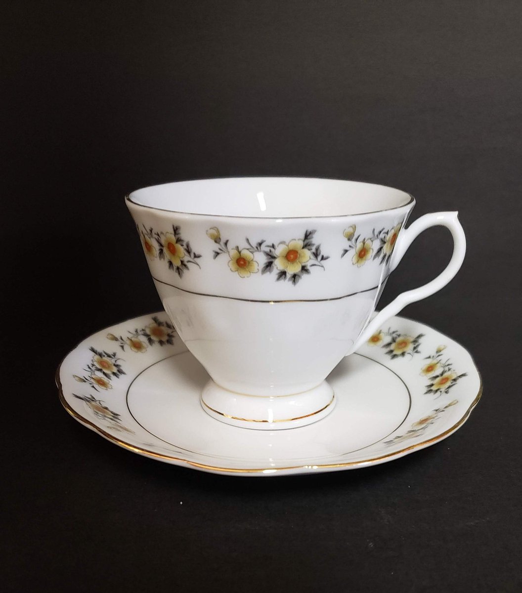 Vintage Footed Teacup and Saucer, Yellow Orange Floral Pattern, Gold Trim, Shabby Chic, She Shed, Collectible, Country, Decor Dining Bridal tuppu.net/c66b69a8 #Etsy #AmazingFunVintage #CountryLookTeacup