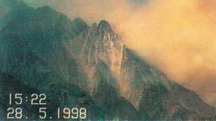 یومِ تکبیر 28 مئی 1998 اصلی absolutely not کا دن پاکستان زندہ باد !