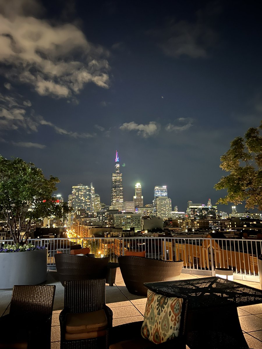 Rooftop views in Chi-town! I promise I’ll be back soon!