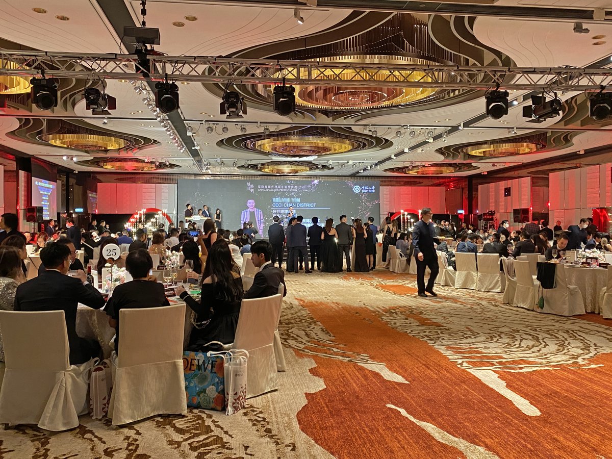 Episodemakers's tweet image. Digital #Interactive #PhotosBooth 💁🏻‍♀️✨

EPISODE Team created a Tailor Made [ Digital #InteractivePhotoBooth Experience 📸 ] for the client. As long as the Guests enter the Exclusive number on the spot, they can immediately Interact with the LED Wall to take Photos.👏🏻😃