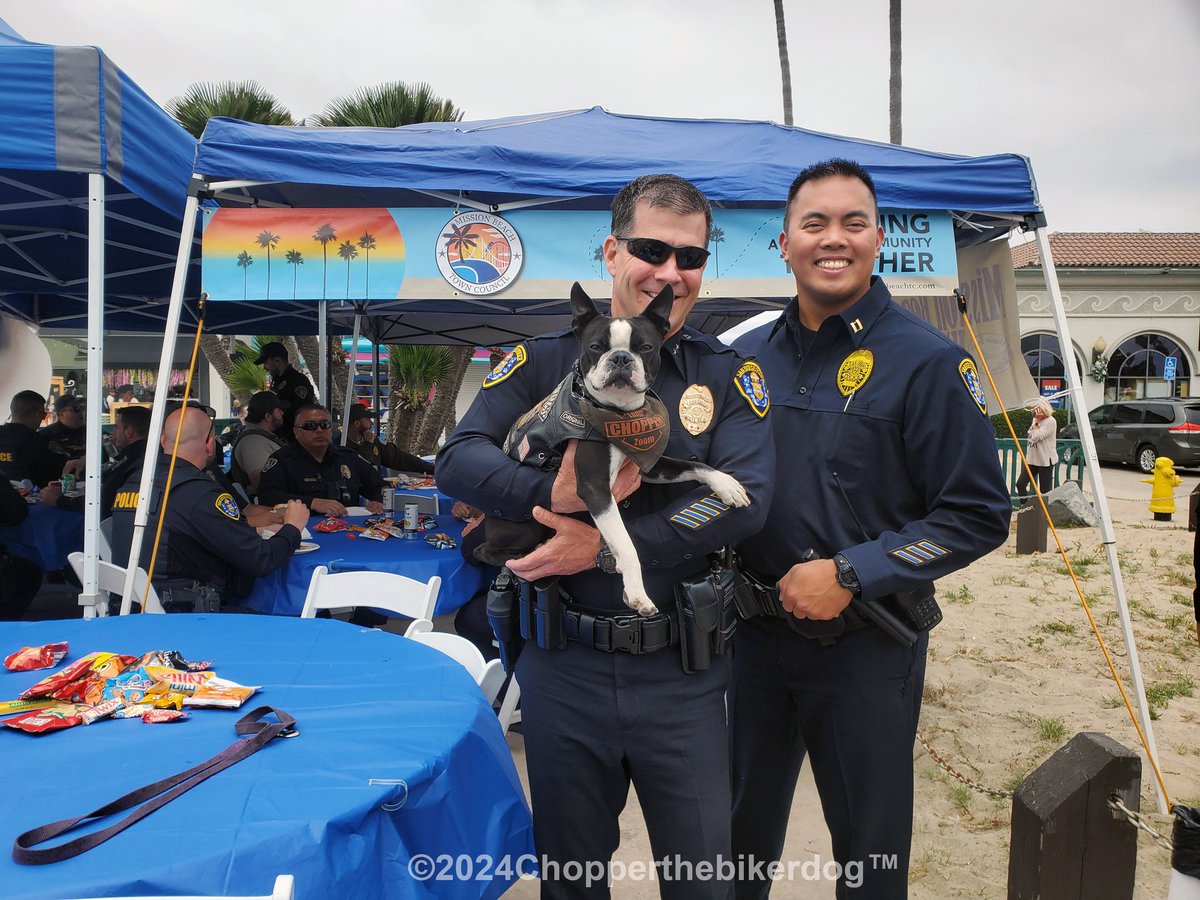 Little Chopper Jr is in "Good Hands", as the residence of the city of San Diego will be when Asst Chief Wahl becomes the NEW <a href="/SanDiegoPD/">San Diego Police Department</a> Chief of Police for the <a href="/CityofSanDiego/">City of San Diego</a> in the coming days. We will really miss Chief David Nisleit 💙 #MemorialDay