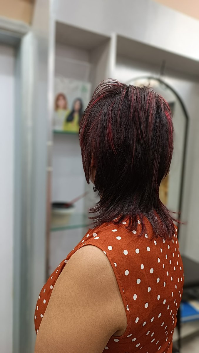 CornerPriscilla's tweet photo. Face framers fringes, layers, and feather cutting methods proved the perfect choice for our beautiful Client. Cut and styling by @CornerPriscilla #hairbypriscillacorner #MasterColourist https://t.co/ubYtskazCC