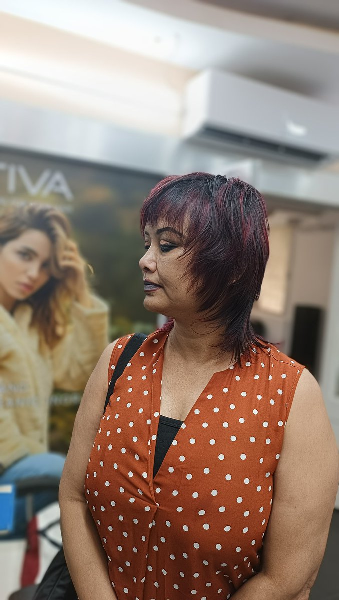 CornerPriscilla's tweet photo. Face framers fringes, layers, and feather cutting methods proved the perfect choice for our beautiful Client. Cut and styling by @CornerPriscilla #hairbypriscillacorner #MasterColourist https://t.co/ubYtskazCC