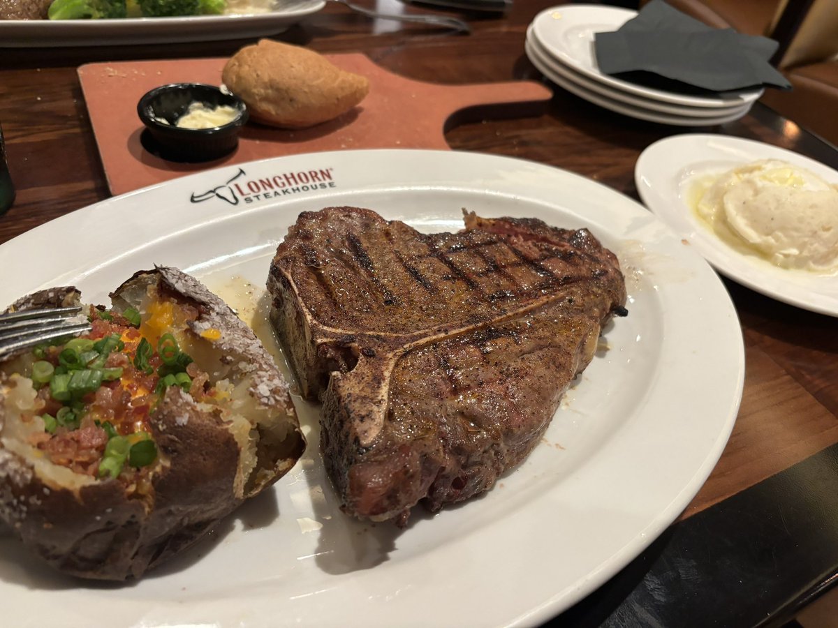 bbb_hiroki's tweet photo. 肉食うたり買い物したりサンセット見たりもした。 https://t.co/TUGpaB3xlm