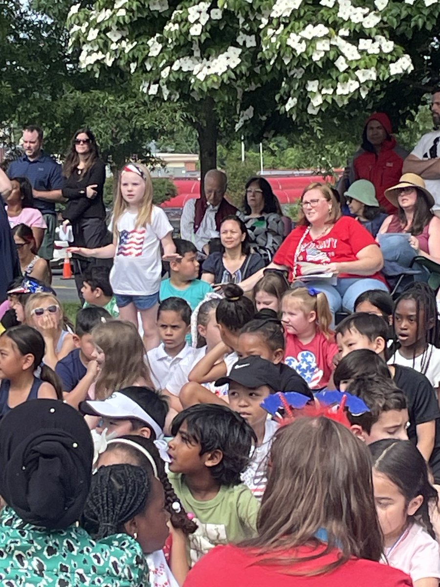 Our annual Memorial Day Recognition Ceremony at PHES! ⁦<a href="/roneshamt/">@RoneshaT</a>⁩ ⁦<a href="/Whitney_BCPS/">Whitney Elliott</a>⁩