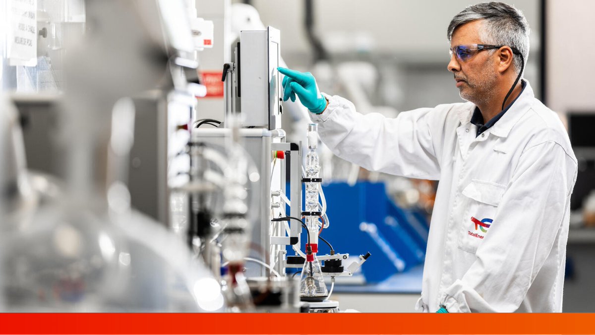 Precisión e innovación: las consignas de nuestros laboratorios en TotalEnergies.
Nuestros especialistas en I+D trabajan todos los días para ofrecerle lubricantes de la mejor calidad.🛢️

#TotalEnergies #Innovacón #Lubricantes