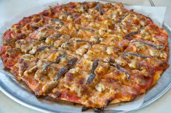 Can you handle anchovies on your pizza? #ChicagoHistory ☑️