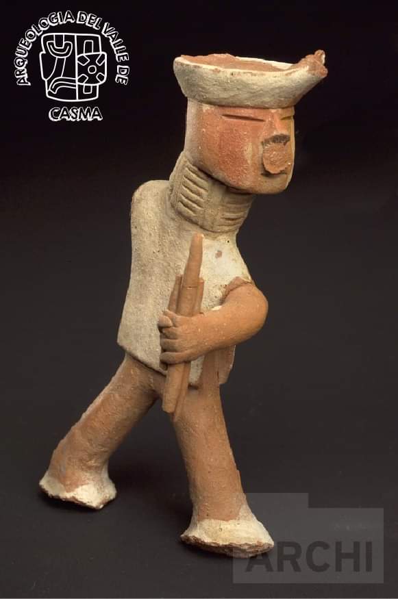 FIGURINA de cerámica hallada en el observatorio astronómico de Chankillo. Foto cortesía del Archivo Digital de Arte Peruano del MALI. ARQUEOLOGIA DEL VALLE DE CASMA.