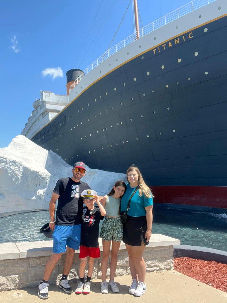 Coach_Taylor45's tweet image. Graysons birthday wish completed today 🚢

#Boogs
#Titanic 
#Branson