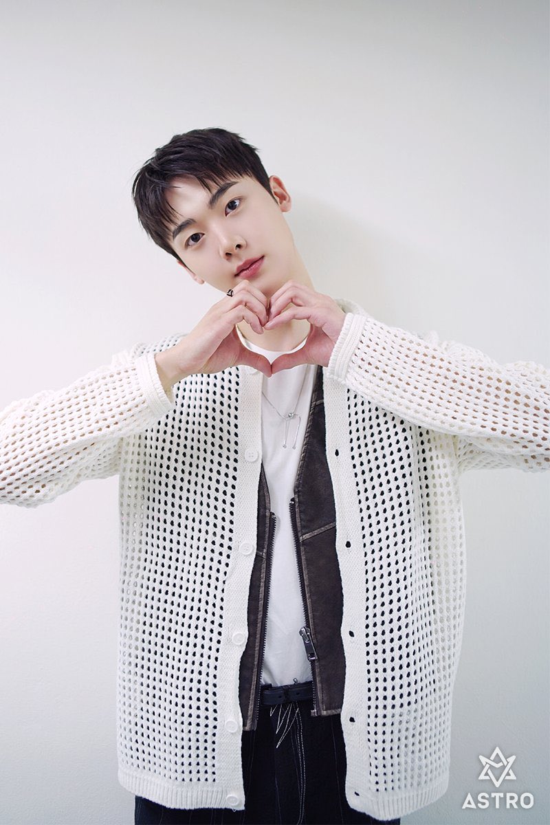 dazedsanha's tweet photo. 240528 - Sanha will be attending a promotional event for Airbnb/Hangang Bridge View Hotel today at 10:30 AM KST for the opening of the ‘world’s first’ hotel on a bridge in July! There will be a signboard hanging ceremony, photocall event, and publicity shoot!

#YOONSANHA #윤산하 https://t.co/krjq97oVpA