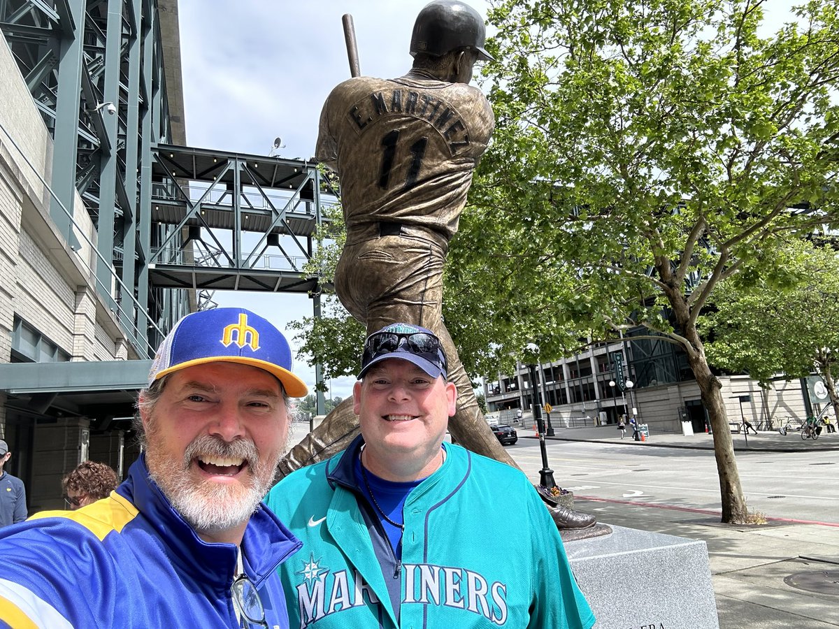 Hanging at the ballpark ready to watch our @Mariners take on the @astros!! Let’s channel a little Edgar Martinez magic and win tonight! #TridentsUp #GoMs #MemorialDay