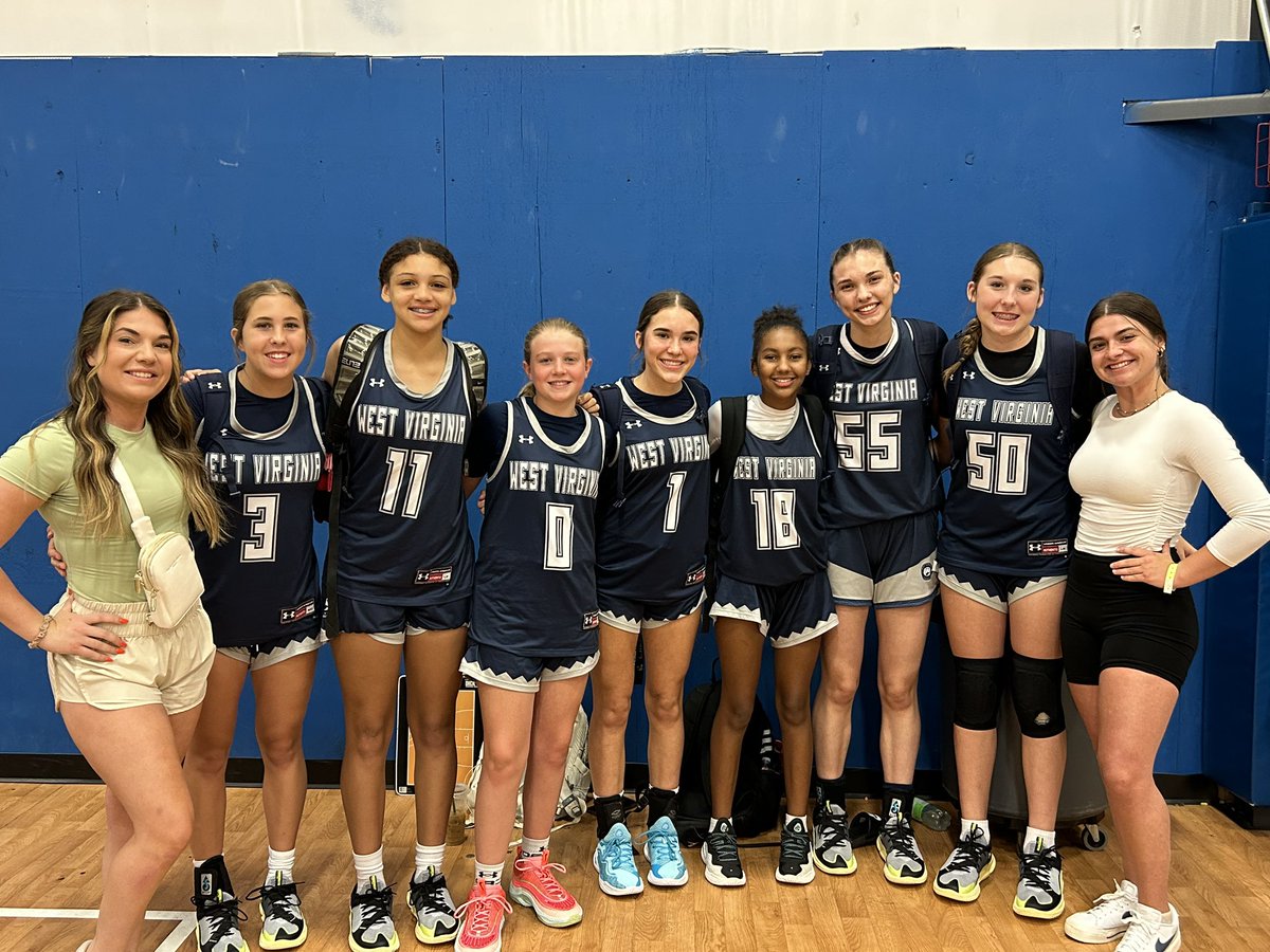 2028WVThunder's tweet photo. We went 2-2 this weekend at the IE Memorial Day Girls Classic. These girls keep getting better! https://t.co/weDSrmjnw1