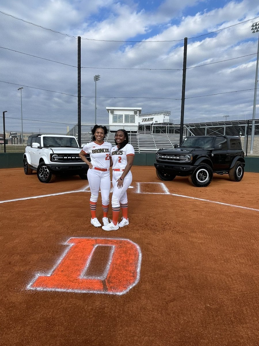 Lost in regionals 3-2 against Lex Catholic (24-2).  I love our team - the future is oh so bright!!  A special thank you to our seniors, <a href="/elise_aaliyah/">aaliyah long</a> and <a href="/jordenb06/">jorden bowman</a> (Aaliyah and Jordan).  You’re such a pleasure to coach!  🧡 💚