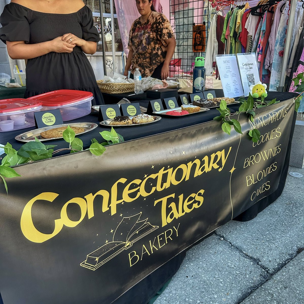TuckBeck's tweet image. Confectionary Tales Bakery for the win, with their Milk Mart Birthday Macarons! The perfect way to celebrate Milk Mart’s Birthday! 🎂🐮🎉
.
#MilkMart #ConfectionaryTalesBakery
#MilkDistrict #FoodBlogger #Macaron
#OrlandoFlorida #TheMilkDistrict
#FoodPorn #MilkMartOrlando 🐮
