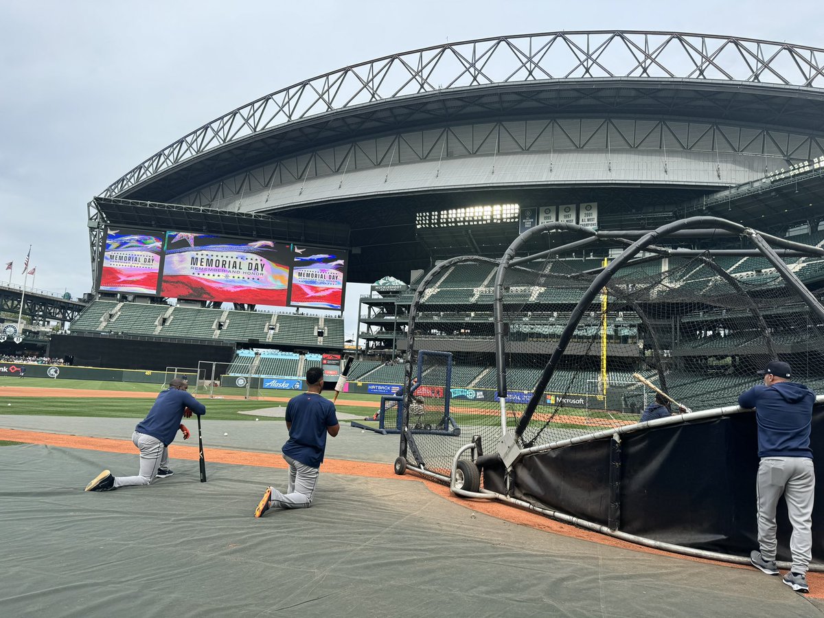 Game 1 of 4 in Seattle. Astros are 3.5 games back of the Mariners.