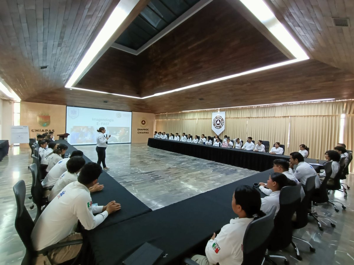 La Escuela Nacional de  #ProtecciónCivil Campus Universitario #Chiapas en el marco del Día Mundial de la #MedicinaDeUrgencias y #Emergencias se impartió  a los alumnos que cursan la Licenciatura en #UrgenciasMédicasPrehospitalarias de la 3a, 4a y 5a Gen. la 2/a conferencia