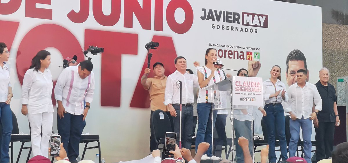 Unidos con #ClaudiaSheinbaum y #JavierMay en sus cierres de campaña. ¡El triunfo es nuestro! Desde el Congreso, coadyuvaré a consolidar la #CuartaTransformación. ¡Sigamos Haciendo Historia! #Vota2DeJunio #TodoMorena #4T #Distrito4 #DiputadoFederal #JaimeLastra #PlanC #6de6