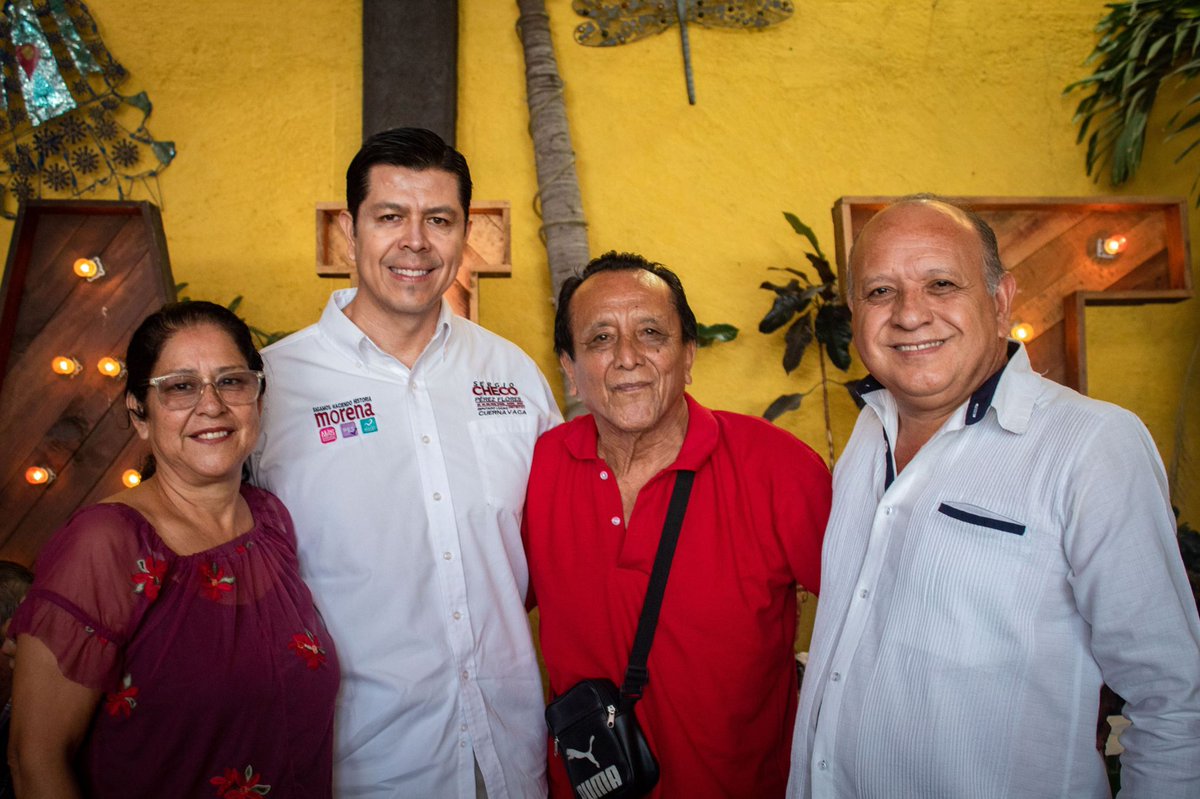 MAESTROS JUBILADOS Y NUEVA ALIANZA RESPALDAN A <a href="/SenSergioPerez/">Sergio Pérez Flores</a>

• “El magisterio morelense tendrá en mí persona a un aliado en el Congreso del Estado”, asegura el candidato a diputado local por el primer distrito de Cuernavaca
• 
Cuernavaca, Mor., 27 de mayo de 2024
Por sus