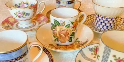 Learn how to host a #fun #tea #party celebration with these simple #fun tea party theme ideas. Perfect for a #summer #garden tea party! buff.ly/3JIiNNH #partywear #teapartywithgfriend #bloggershutrt