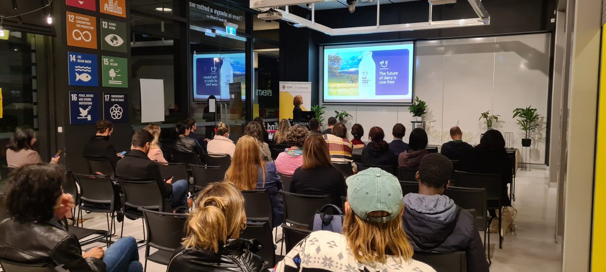 Some fantastic talks from @iloughland (@allgfoods ) and <a href="/JeroenBrsma/">Jeroen Boersma</a> (<a href="/itsjustvow/">Vow</a> ) at our SBA Sydney Node event! We caught a glimpse into the future of technology and food (and consumed a huge quantity of pizza in the process...)