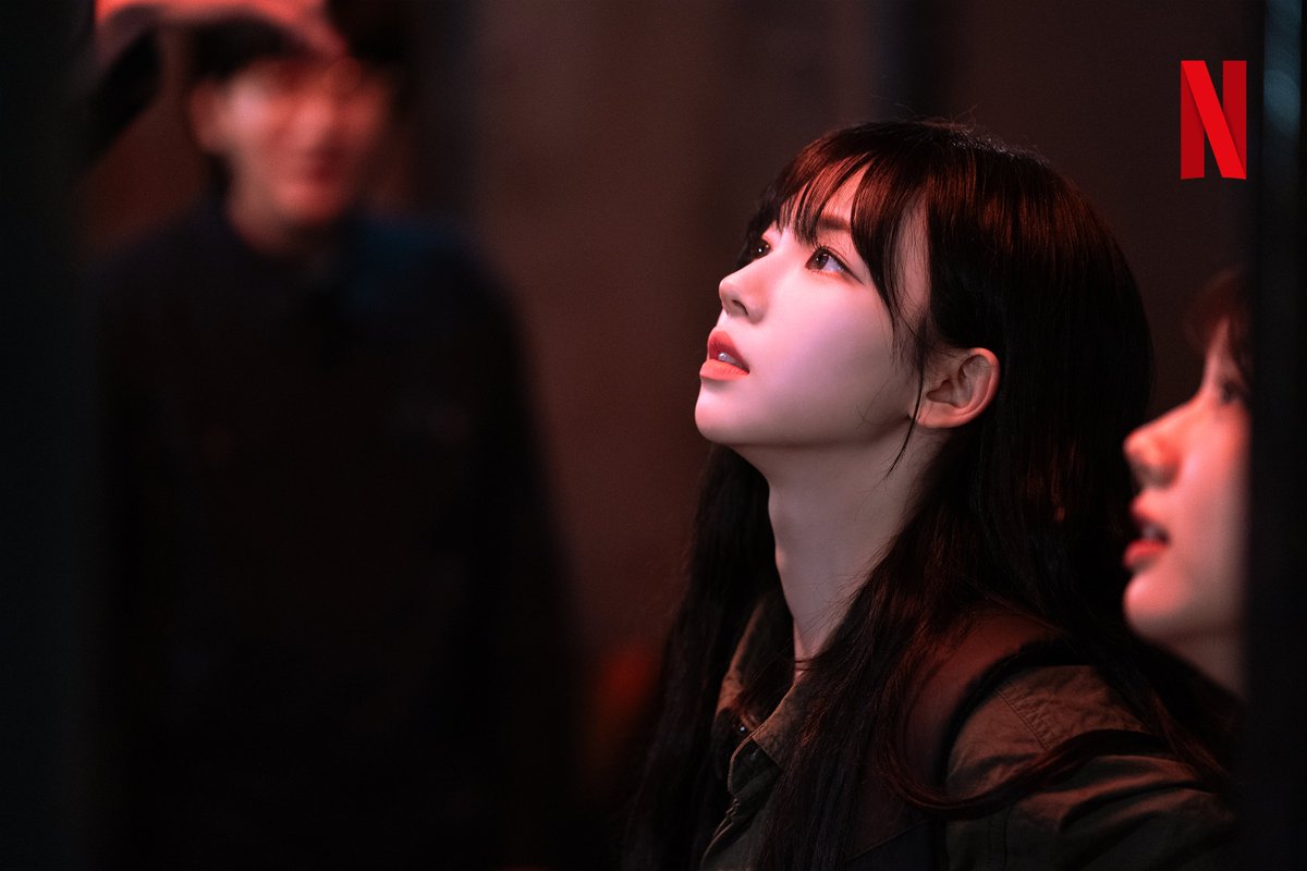NetflixKR's tweet photo. 수사단장님 누구신지 신입 뽑는 안목 탁월하십니다. 

이용진, 존박, 이은지, 이혜리, 김도훈, 카리나 출격. 촘촘하게 설계된 세계관에서 펼쳐지는 예측 불가한 조합의 캐릭터 플레이, 어드벤처 추리 예능 <미스터리 수사단> 6월 18일 오직 넷플릭스에서. https://t.co/QF8CfHPoXU