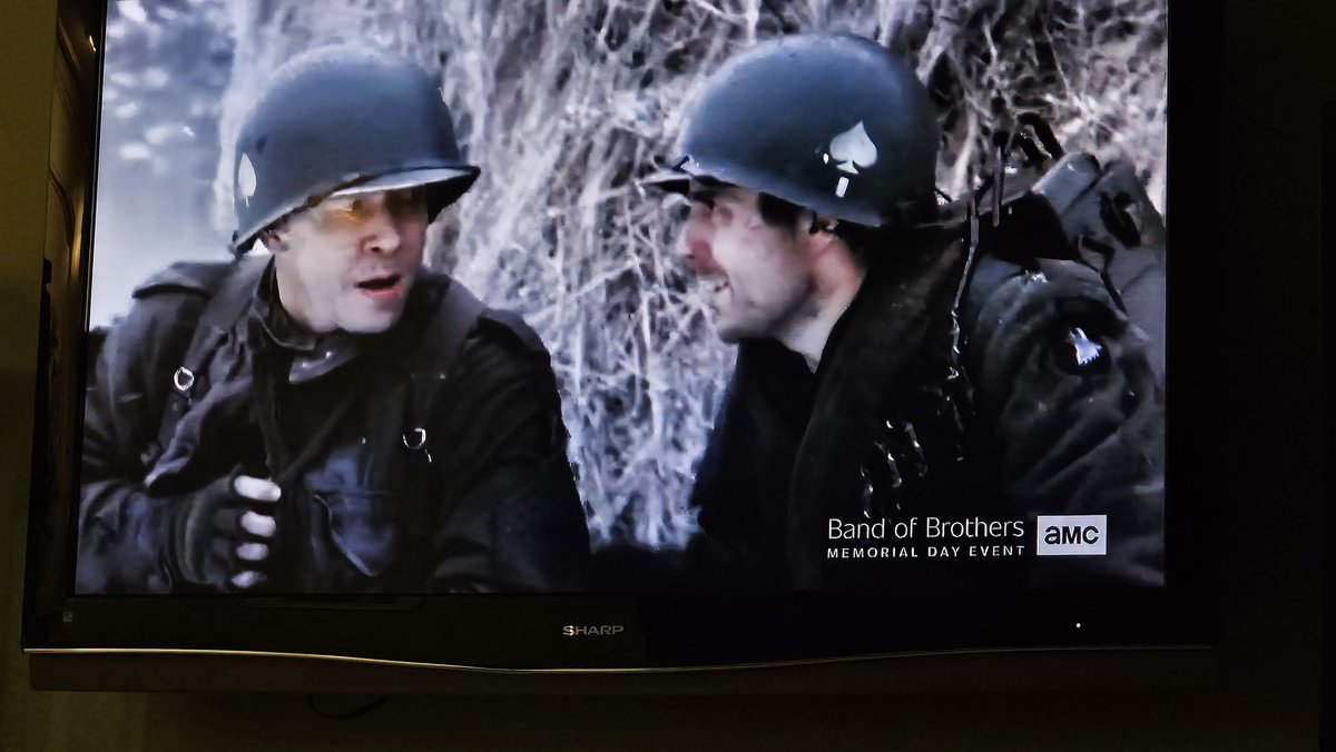 I see you @DonnieWahlberg #BandOfBrothers #MemorialDay 🙏🇺🇸🕊