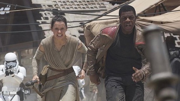 𝐕𝐢𝐝𝐞𝐨: Daisy Ridley Pushes for John Boyega’s Return in #StarWars: The New Jedi Order! 🎬 ow.ly/9q5u50RXatV