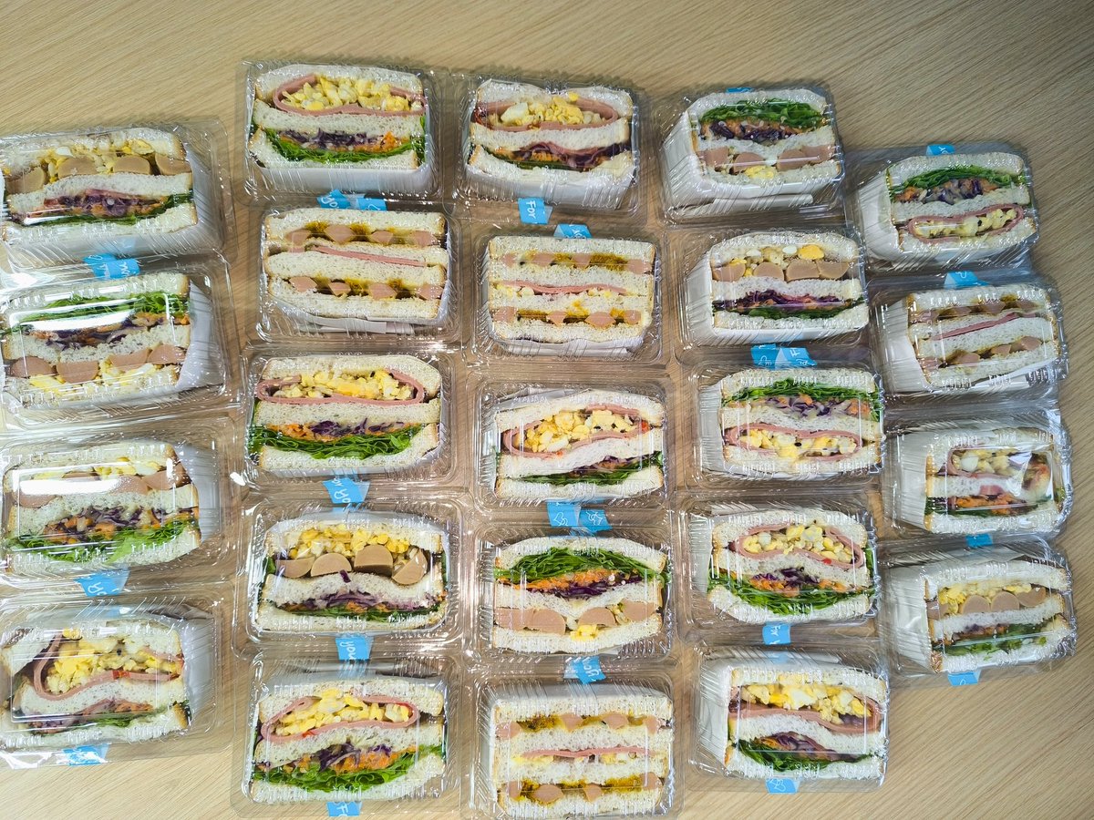 iamskyaddict's tweet photo. หิวก็ทักมาค่ะ  #แซนวิชโฮมเมด พร้อมขาย 🥪 กล่องละ 25 บาท 🥪 ค่ะ
มี ฮอทดอก  และ โบโลน่า 
อร่อย สะอาด สดใหม่ เหมียนเดิม🥰   
ขออภัยไม่ได้เดินส่งนะจ๊ะ😘 
🥪#แซนวิชแห่งSuranarian 🫶   
 #ความไวเป็นเรื่องของปีศาจ 🙏
#srnfact  #ตลาดนัดsrn 💕 https://t.co/Q17Pv2FKhG