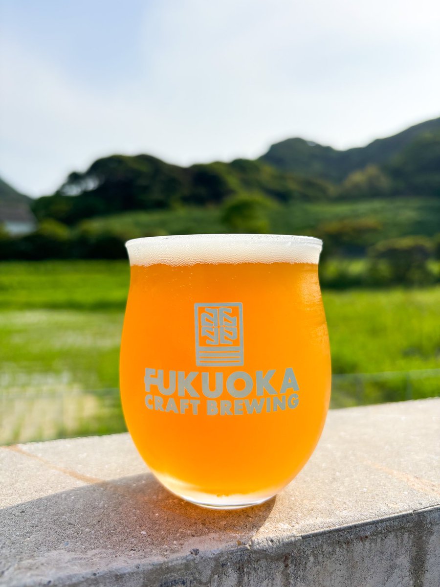 FUKUOKA CRAFT BREWINGで初めて醸造するセッションIPA。柑橘のホップフレーバーをしっかり楽しめる5%のIPA。このビールの特徴を「岡垣町」の町の鳥「翡翠」で表現。憂鬱な雨の時期もこのビールですっきり爽快に！
#fukuokacraftbrewing #fukuokacraft #craftbeer #sessionipa #newbeer #翡翠