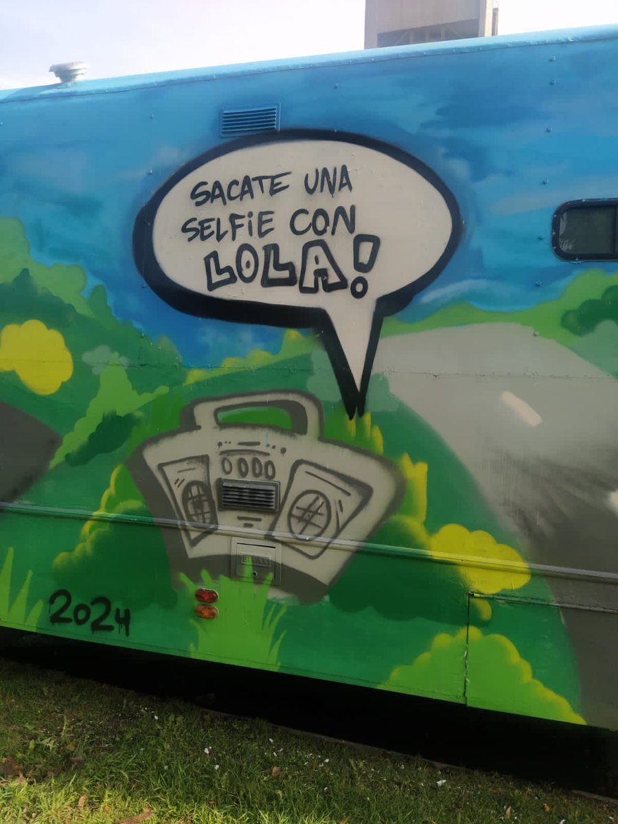NTP_ok's tweet photo. BITCOIN sube y no tengo ni un RIAL.. #notodoesperfecto
Sácate una #selfie con Lola #elviajeenradio mar del plata
#SigaDeVolta #viral #FelizInicioDeSemana https://t.co/hZ4pNDrGMK