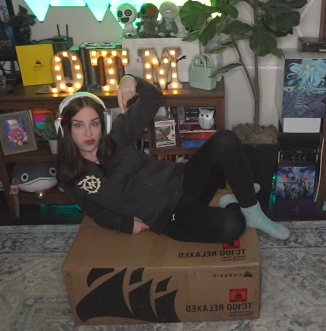 MTQcapture's tweet photo. My FFXIV Housing obsession is leaking into IRL! Huge thanks to @CORSAIR for sending me this very big box. Come open it with me tonight:

twitch dot tv slash mtqcapture 🥳🪑 https://t.co/lFBgVDw3OG