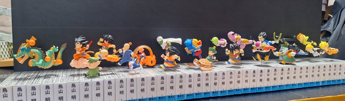 思いもよらず反響が凄くて🦆も困惑しております😅
本を切っているとの指摘もあったので一応製作過程画像を置いておきます。
データ等の譲渡は出来ませんので宜しくお願いします🙇⤵️
画像を参考に製作してください。